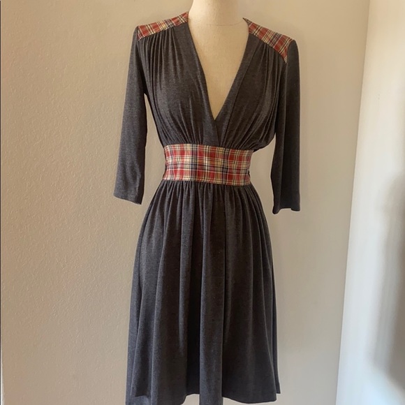 Zachary Smiles for Barney’s Dress - Picture 1 of 4